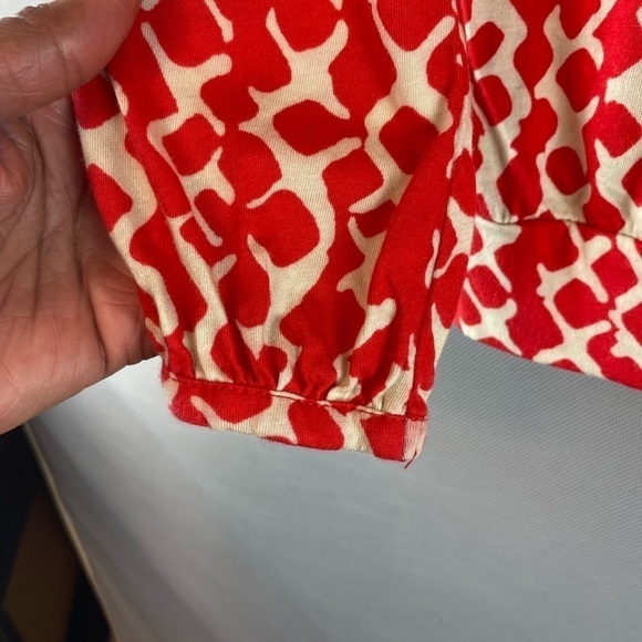 Women’s New York & Co red blouse - Picture 6 of 9